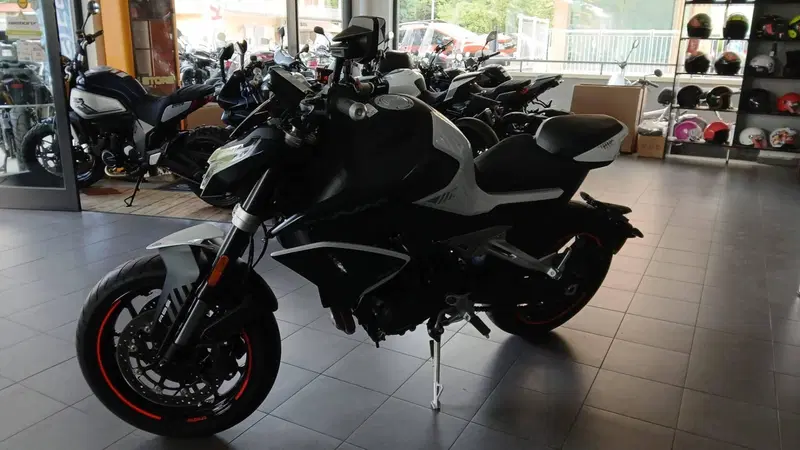 CFMOTO 800NK Advanced (2023 - 26) (3)