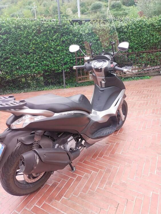 Piaggio Beverly 350 SportTouring ie ABS (2011 - 17) (2)