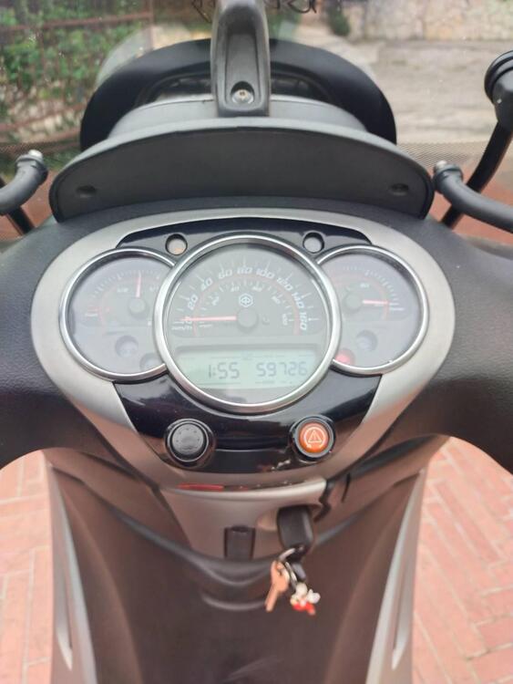 Piaggio Beverly 350 SportTouring ie ABS (2011 - 17) (3)