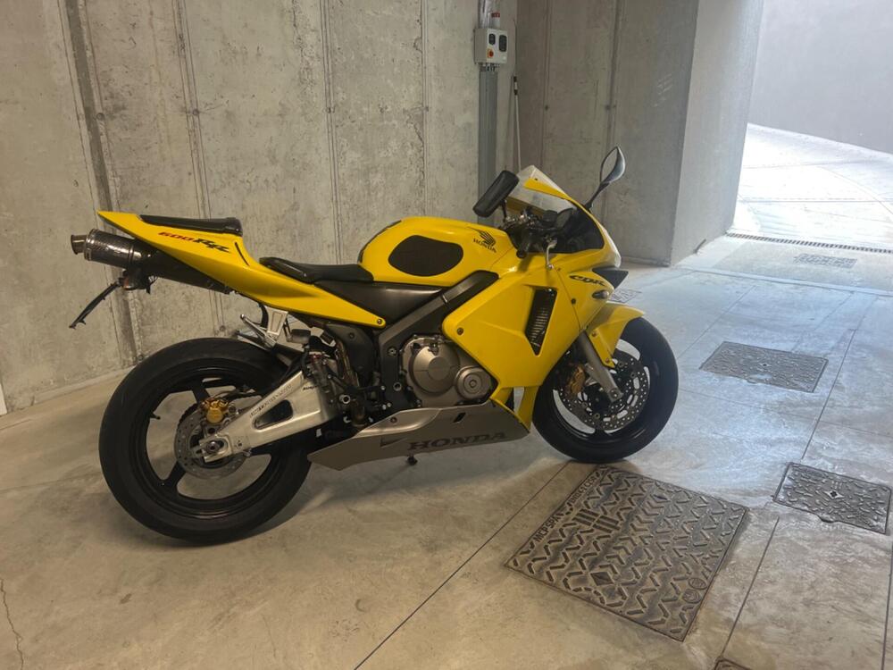 Honda CBR 600 RR (2003 - 04) (2)