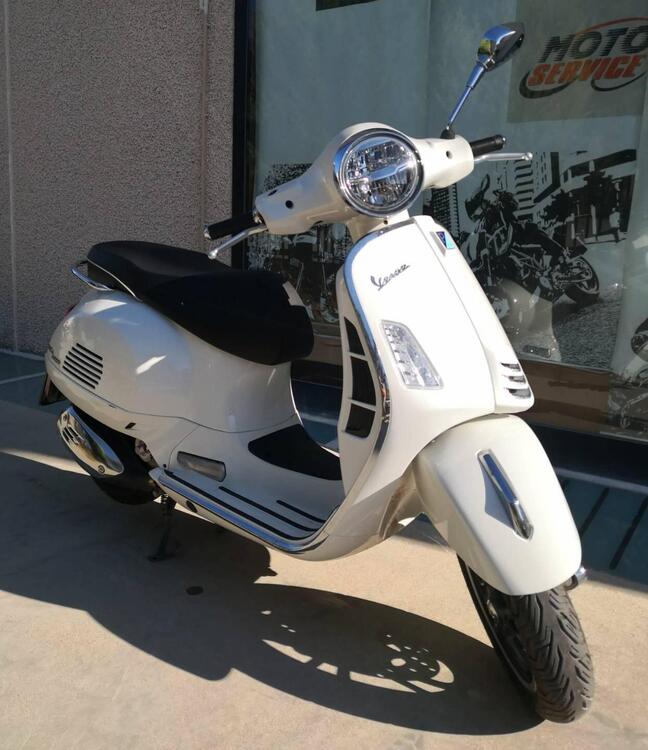 Vespa GTS 300 Hpe (2021 - 22) (3)