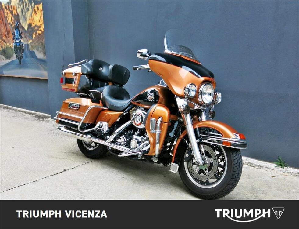 Harley-Davidson 1584 Electra Glide Ultra Classic (2007) - FLHTCU (2)