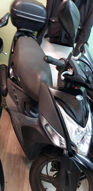 Kymco Agility 200i R16 + (2014 - 17) (3)