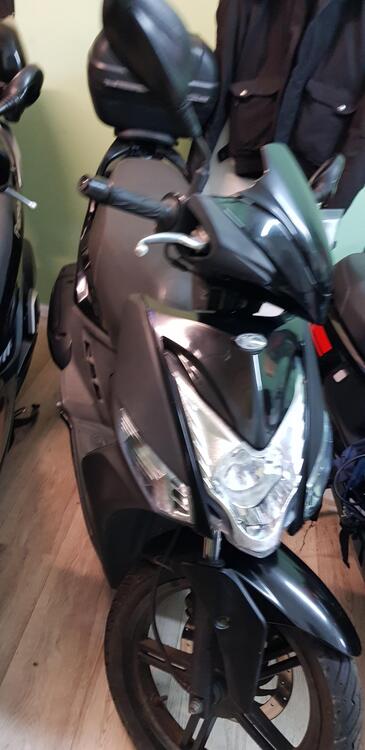 Kymco Agility 200i R16 + (2014 - 17) (4)