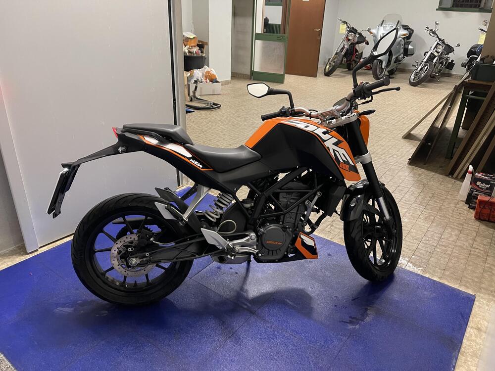 KTM 200 Duke (2011 - 12) (4)