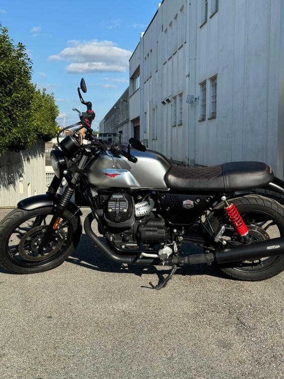 Moto Guzzi V7 III Stone S (2020)