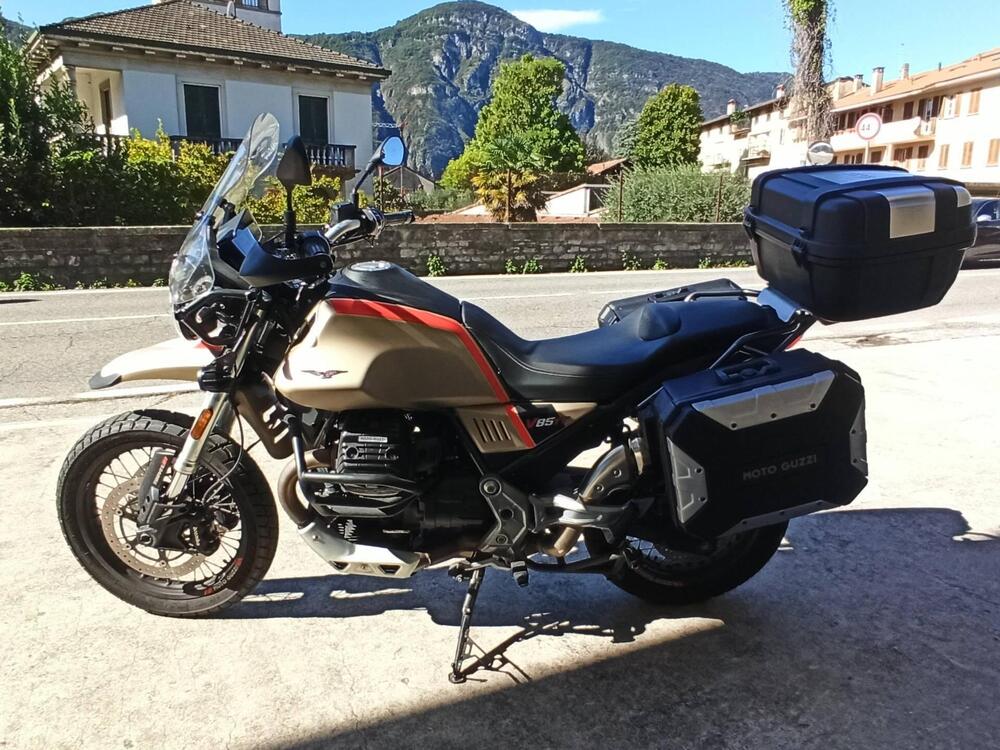 Moto Guzzi V85 TT Travel (2020) (2)