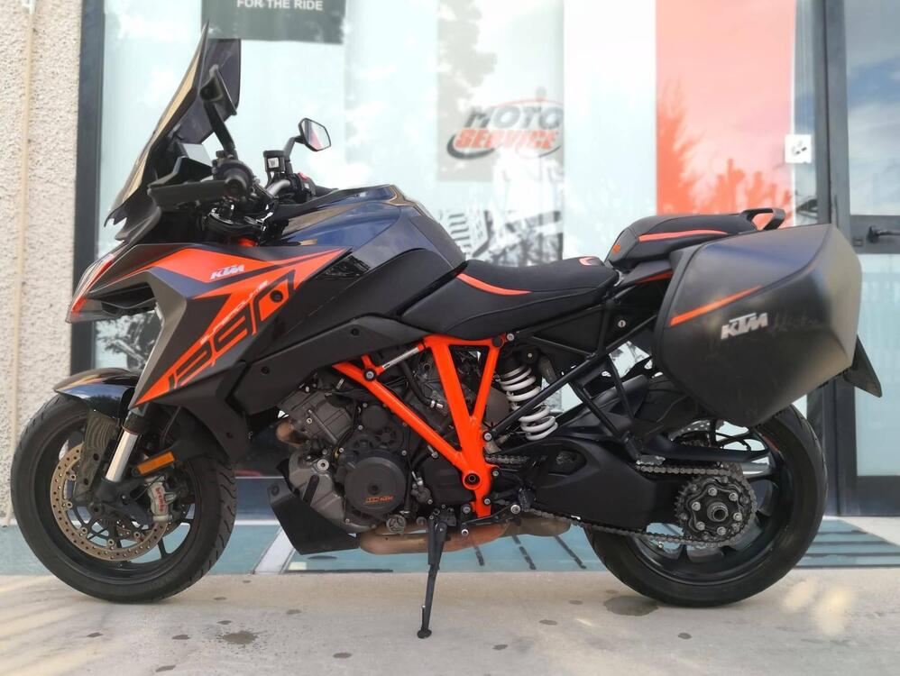 KTM 1290 Super Duke GT (2021)