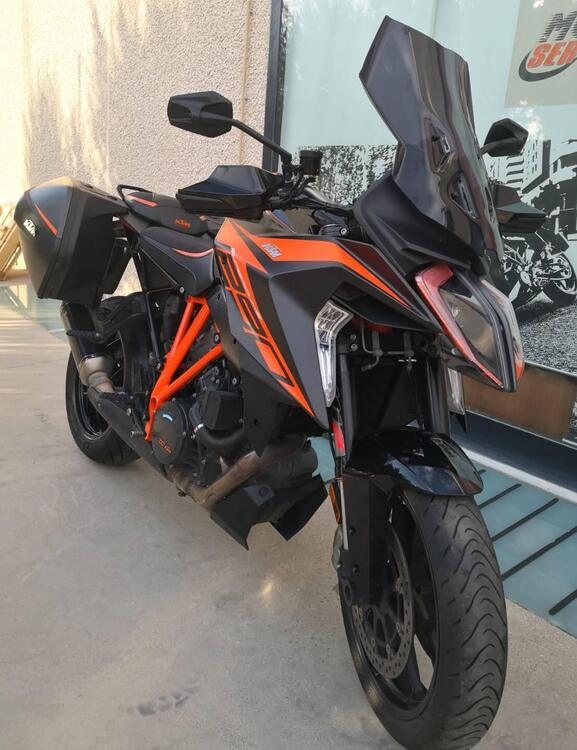 KTM 1290 Super Duke GT (2021) (4)