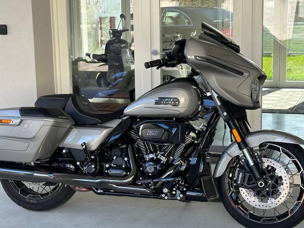 Harley-Davidson CVO Street Glide (2023)