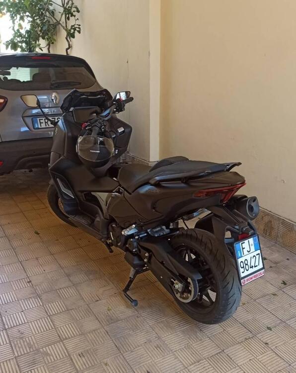 Yamaha T-Max 560 Tech Max (2022 - 24) (5)