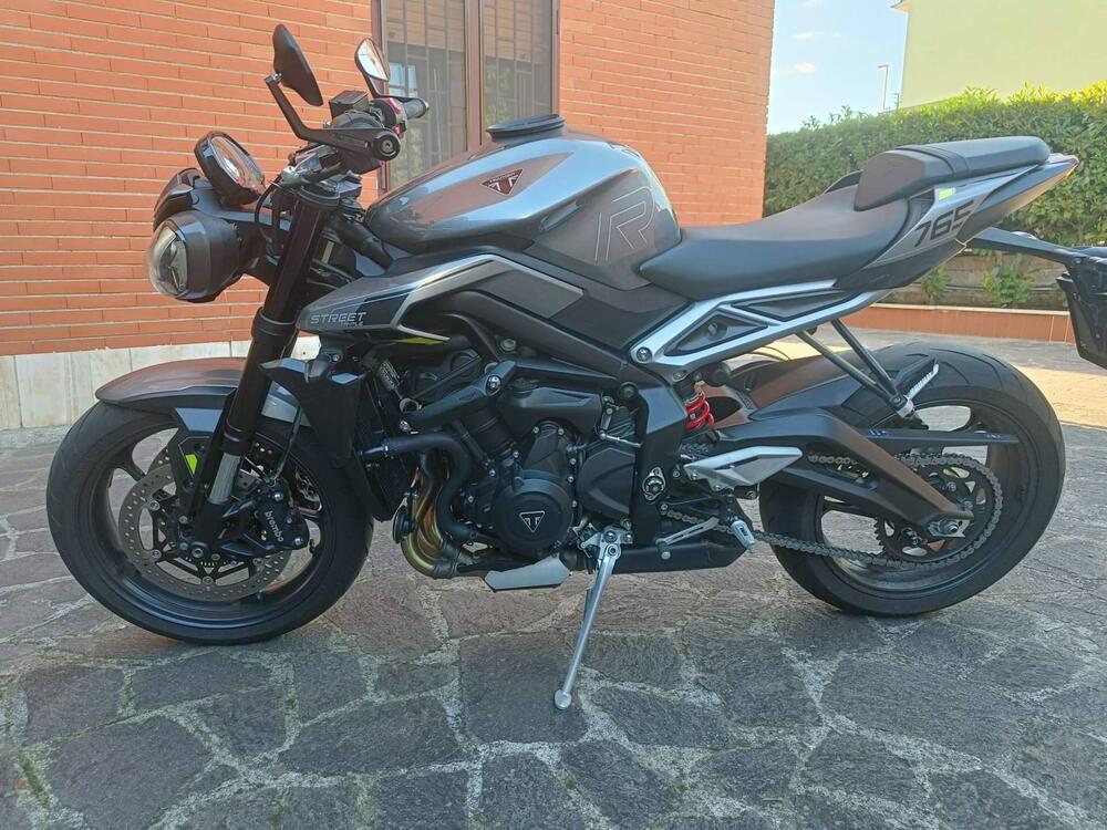 Triumph Street Triple 765 R (2023 - 24) (2)