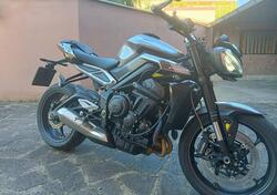 Triumph Street Triple 765 R (2023 - 24) usata