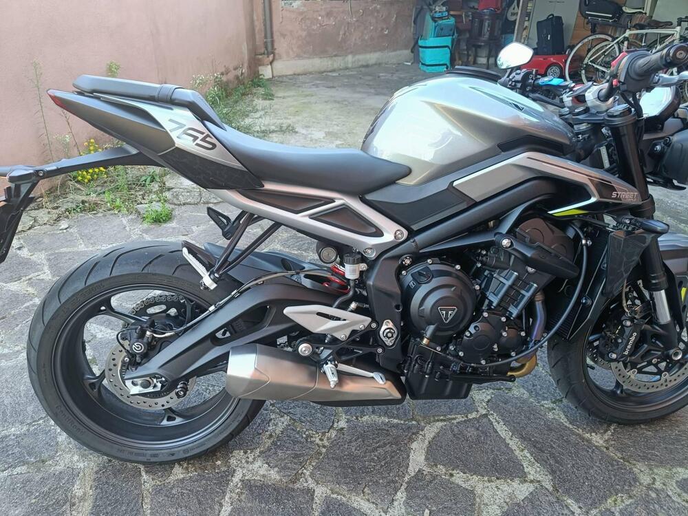 Triumph Street Triple 765 R (2023 - 24) (4)