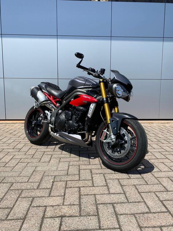 Triumph Speed Triple 1050 R ABS (2016 - 17) (2)