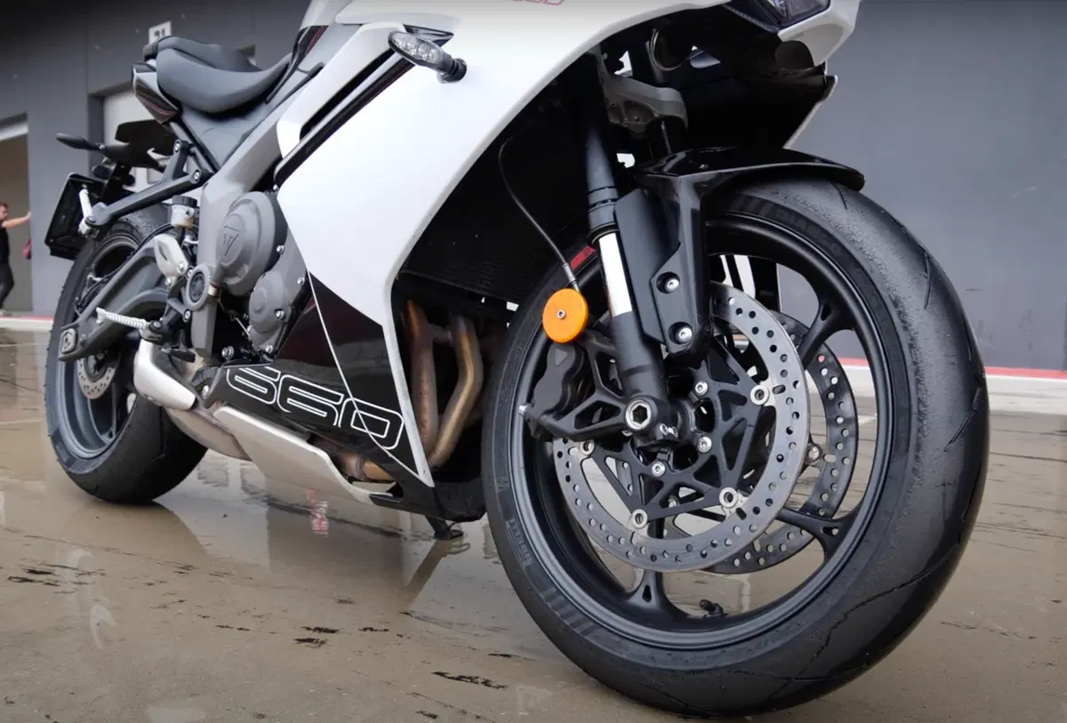 Al Pirelli Day con la Triumph Daytona 660 (6)