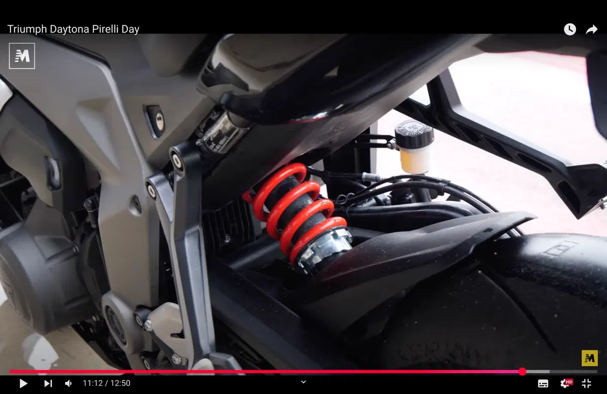 Al Pirelli Day con la Triumph Daytona 660 (7)