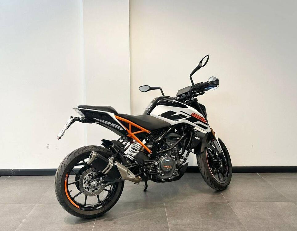 KTM 125 Duke (2021 - 23) (2)