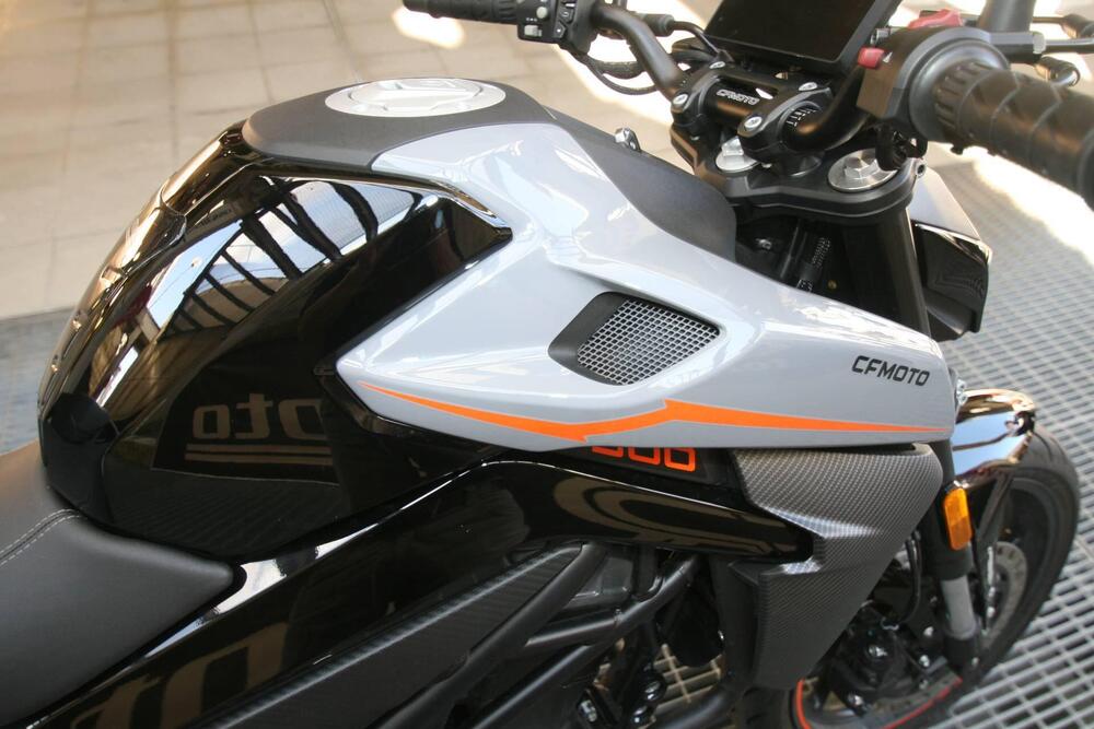 CFMOTO 300NK (2021 - 24) (4)