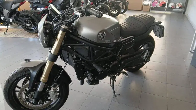 Benelli Leoncino 800 (2022 - 26) (3)