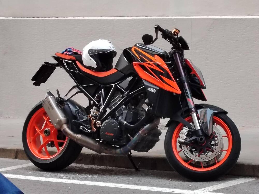 KTM 1290 Super Duke R (2019) (4)