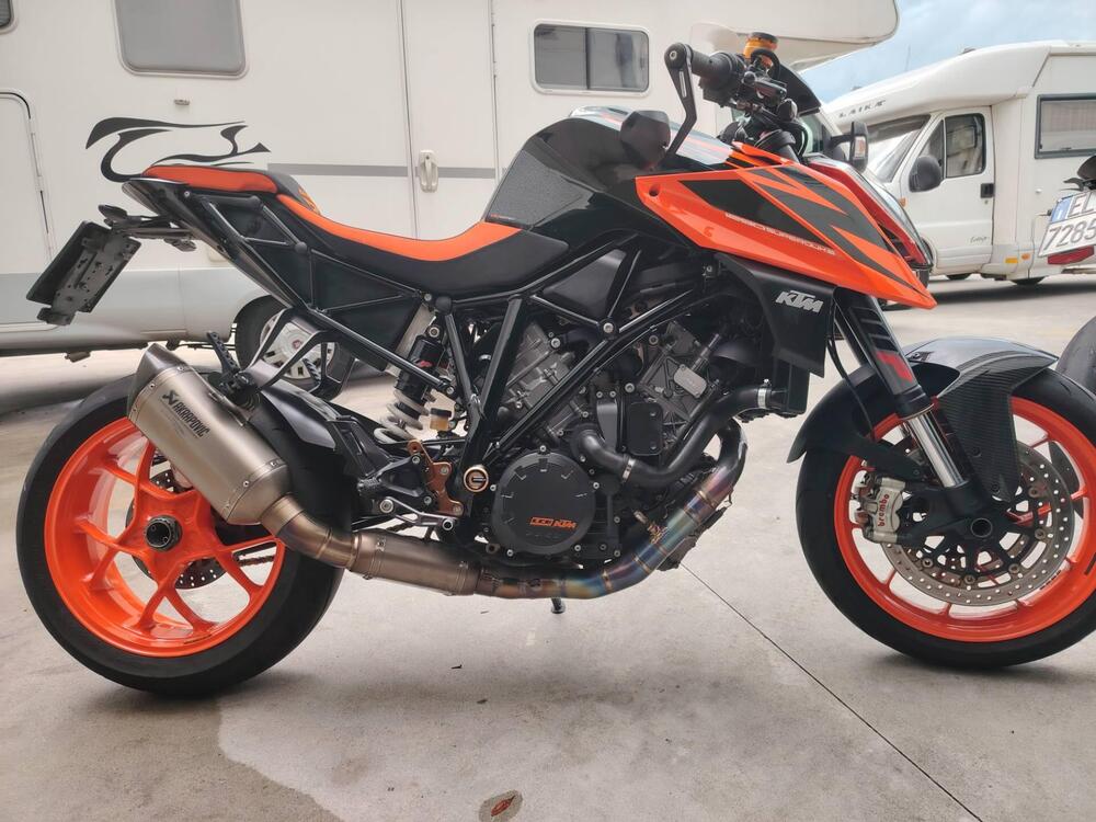 KTM 1290 Super Duke R (2019) (5)