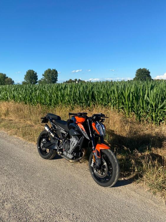 KTM 890 Duke L (2021)