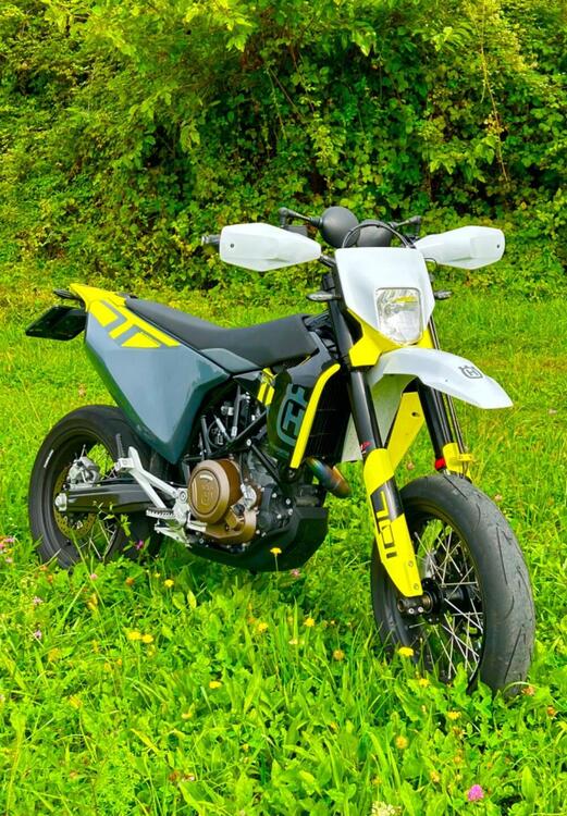 Husqvarna 701 Supermoto (2023 - 24) (4)