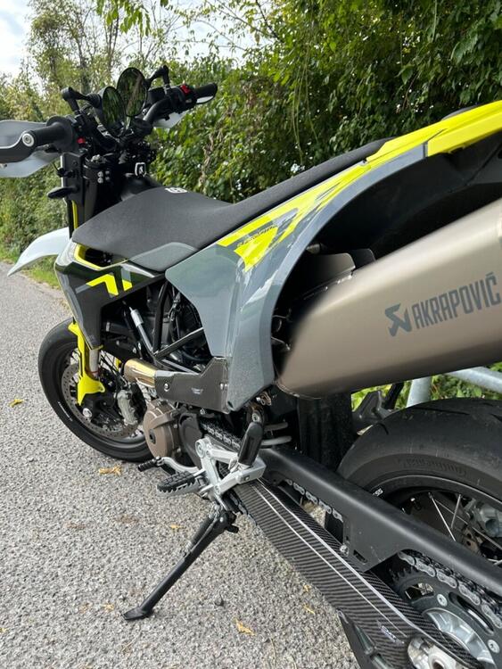 Husqvarna 701 Supermoto (2023 - 24) (2)