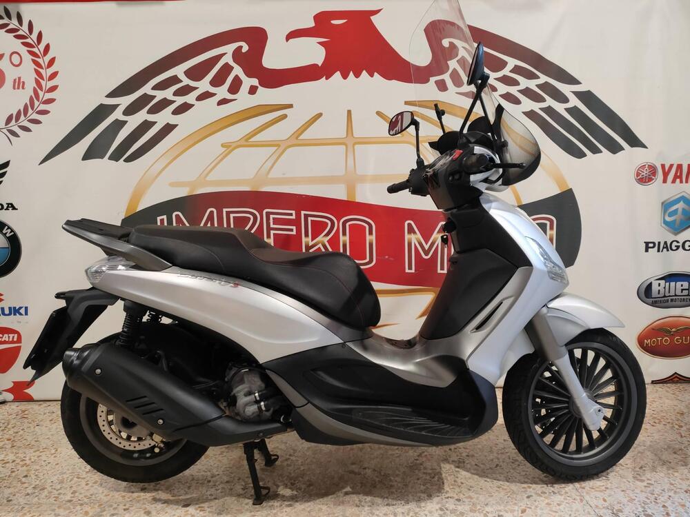 Piaggio Beverly 300 S i.e. ABS-ASR (2016 - 20) (2)