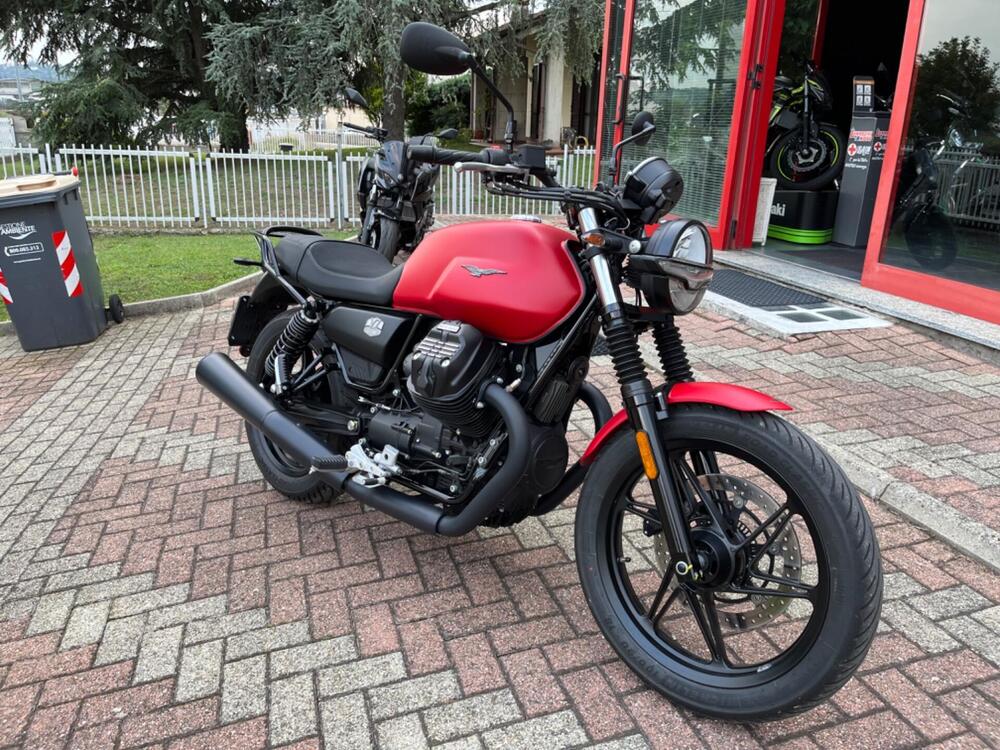 Moto Guzzi V7 Stone (2021 - 24) (2)