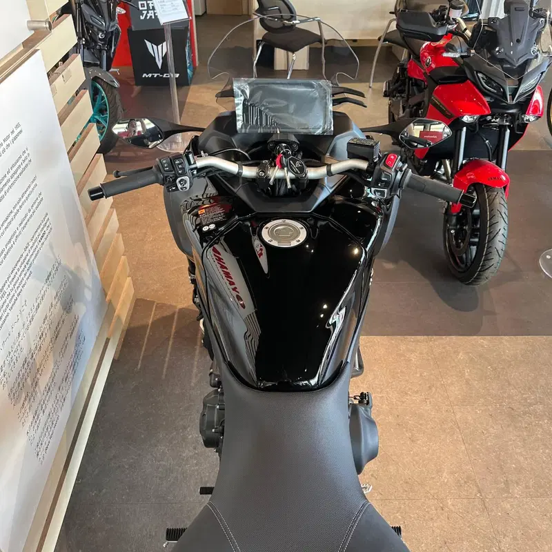 Yamaha Niken 890 GT (2023 - 26) (3)