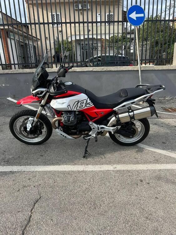 Moto Guzzi V85 TT (2024)