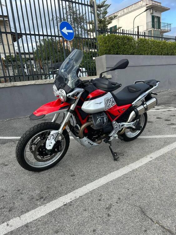 Moto Guzzi V85 TT (2024) (2)