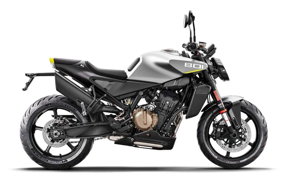Nuova Husqvarna Vitpilen 801: faro Bi-Led e 105 cv per la sorella della Svartpilen 801 (9)