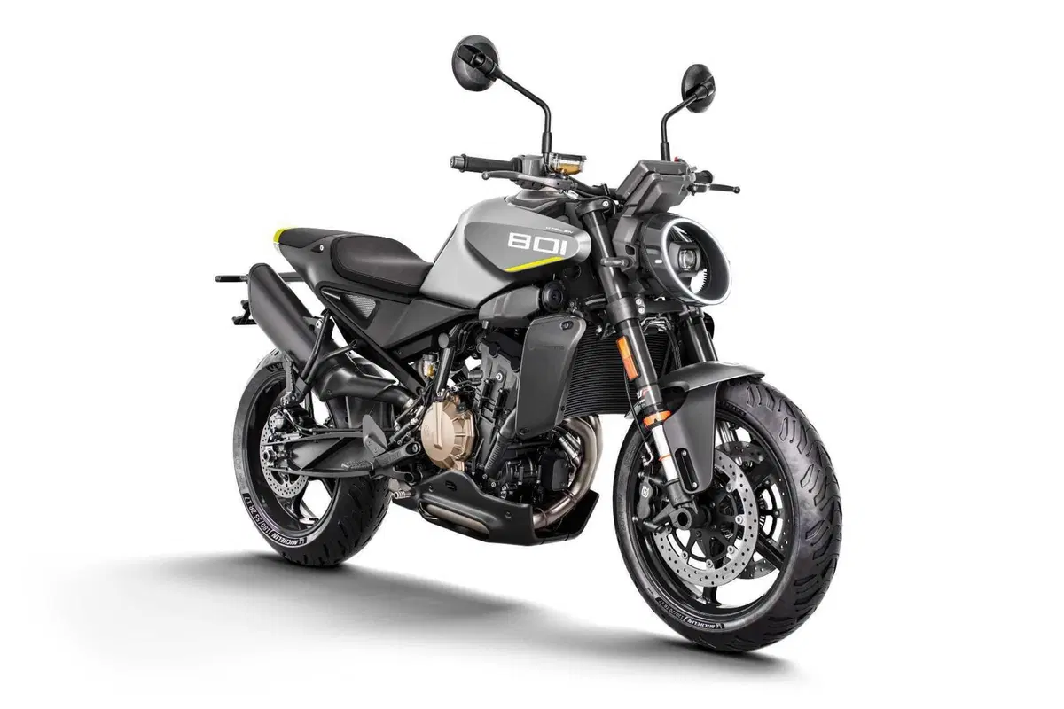 Nuova Husqvarna Vitpilen 801: faro Bi-Led e 105 cv per la sorella della Svartpilen 801 (11)