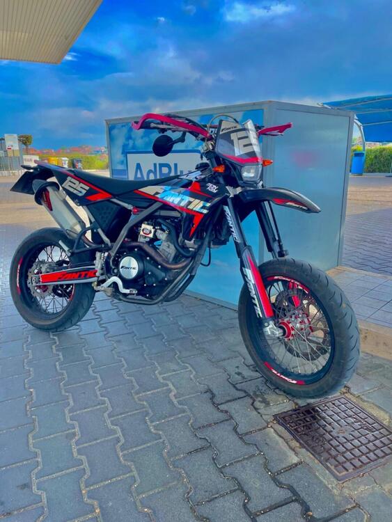 Fantic Motor Motard 125 M Performance 4t (2019) (4)