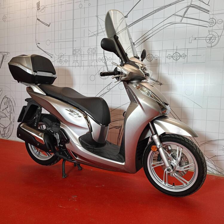 Honda SH 300 i ABS (2016 - 20) (2)