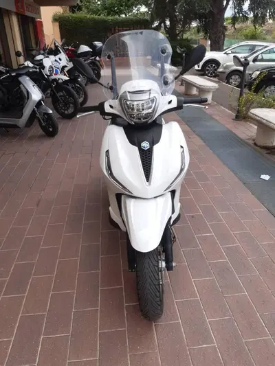 Piaggio Beverly 400 ABS-ASR (2021 - 24) usata