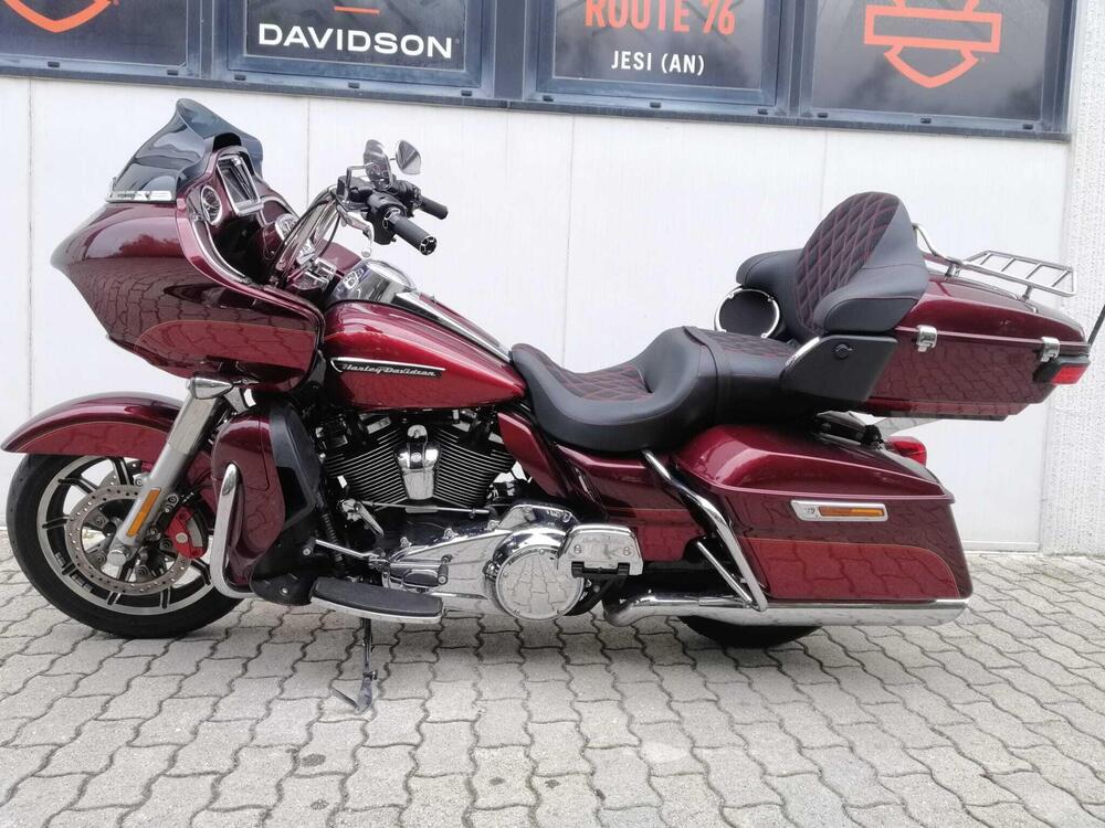 Harley-Davidson 107 Road Glide Ultra (2017 - 18) - FLTRU (2)