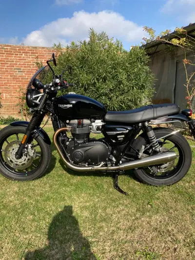 Triumph Street Twin 900 (2021 - 22) usata