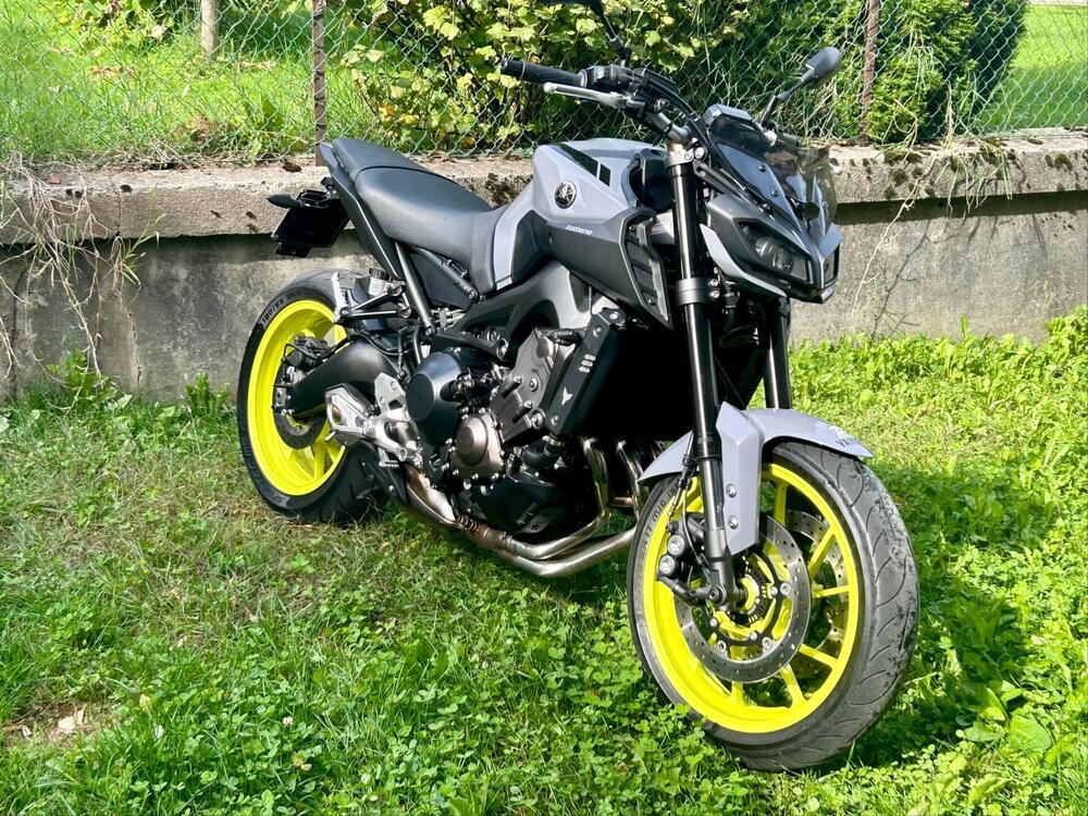 Yamaha MT-09 (2017 - 20) (2)