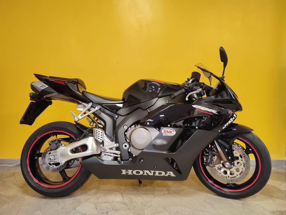 Honda CBR 1000 RR Fireblade (2004 - 05) (3)