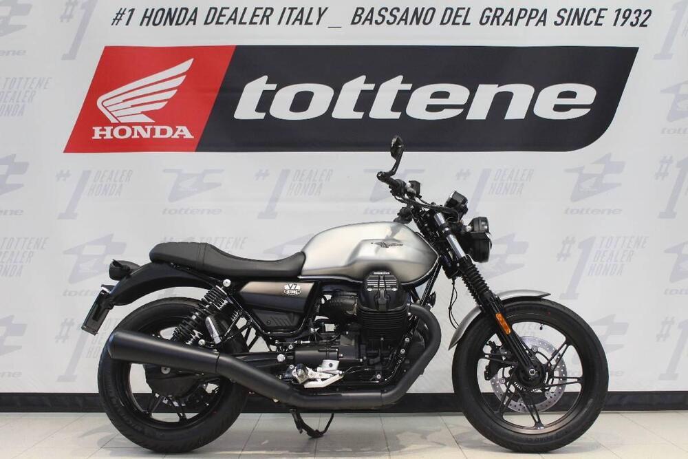 Moto Guzzi V7 Stone (2021 - 24)