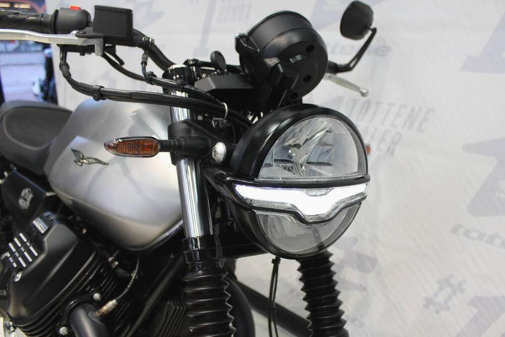 Moto Guzzi V7 Stone (2021 - 24) (5)