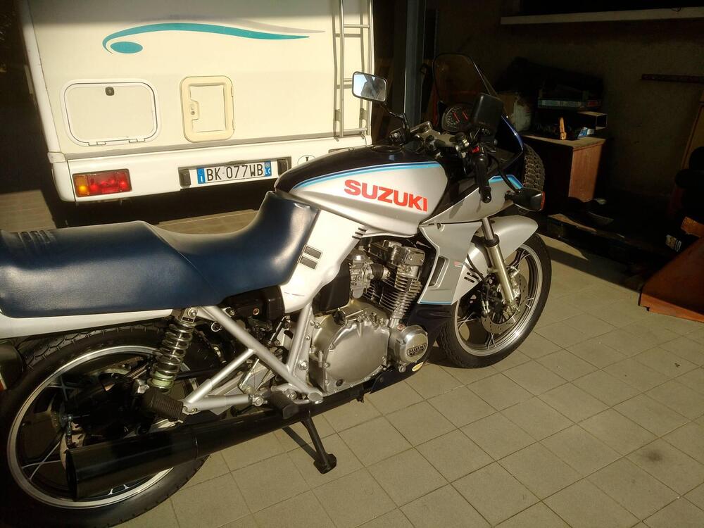 Suzuki Katana 750 (2)