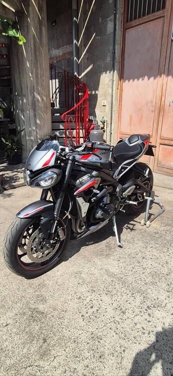 Triumph Street triple RS (2)