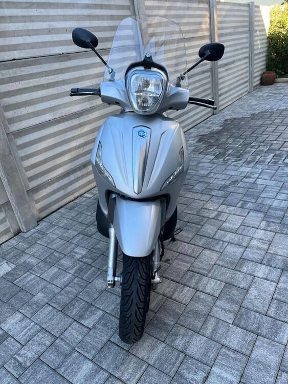 Piaggio Beverly 300 i.e. ABS-ASR (2016 - 20) (3)