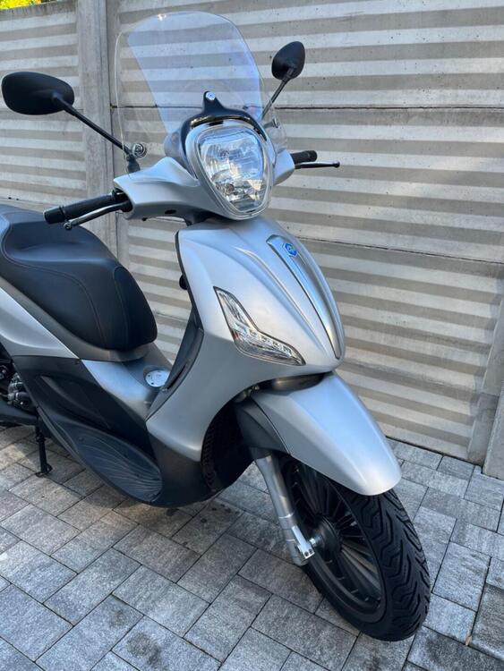 Piaggio Beverly 300 i.e. ABS-ASR (2016 - 20) (4)