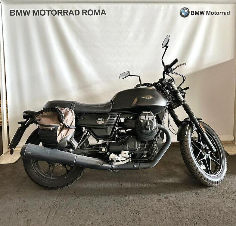 Moto Guzzi V7 III Stone (2017 - 20) (2)